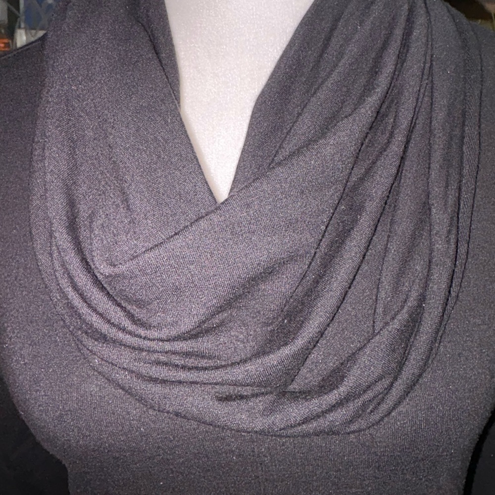 CUPIO SIZE MEDIUM BLACK ASYMMETRICAL COWL NECK LONG SLEEVE TUNIC LENGTH TOP - Picture 2 of 4